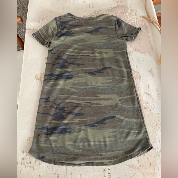 Z Supply Camo Print T-Shirt Dress Size Small - Picture 5 of 9